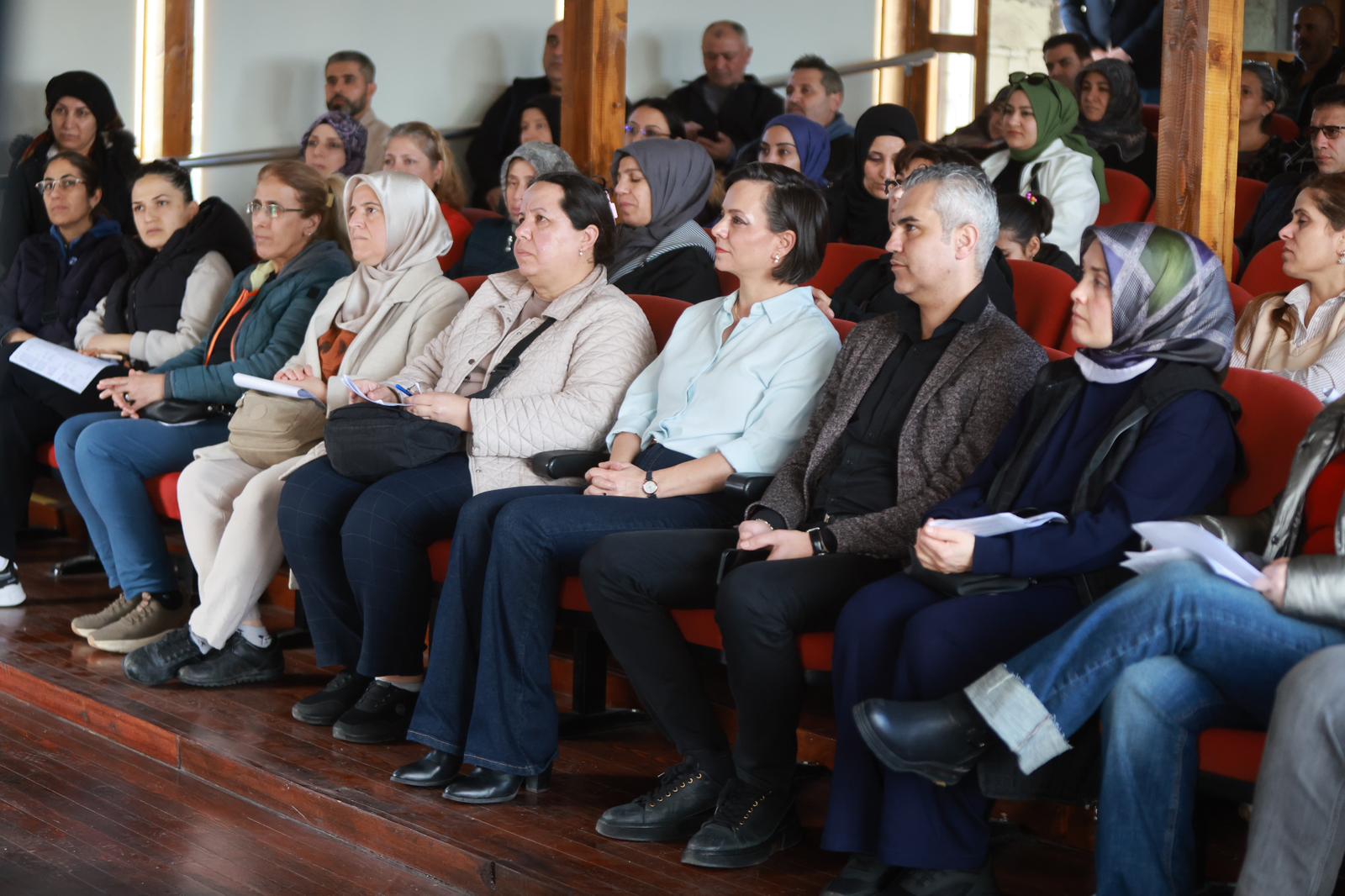 KARBEM VELİ TOPLANTISINDA VELİLERE BAŞKAN HELİL KINAY SÜRPRİZİ VE DAYANIŞMASI